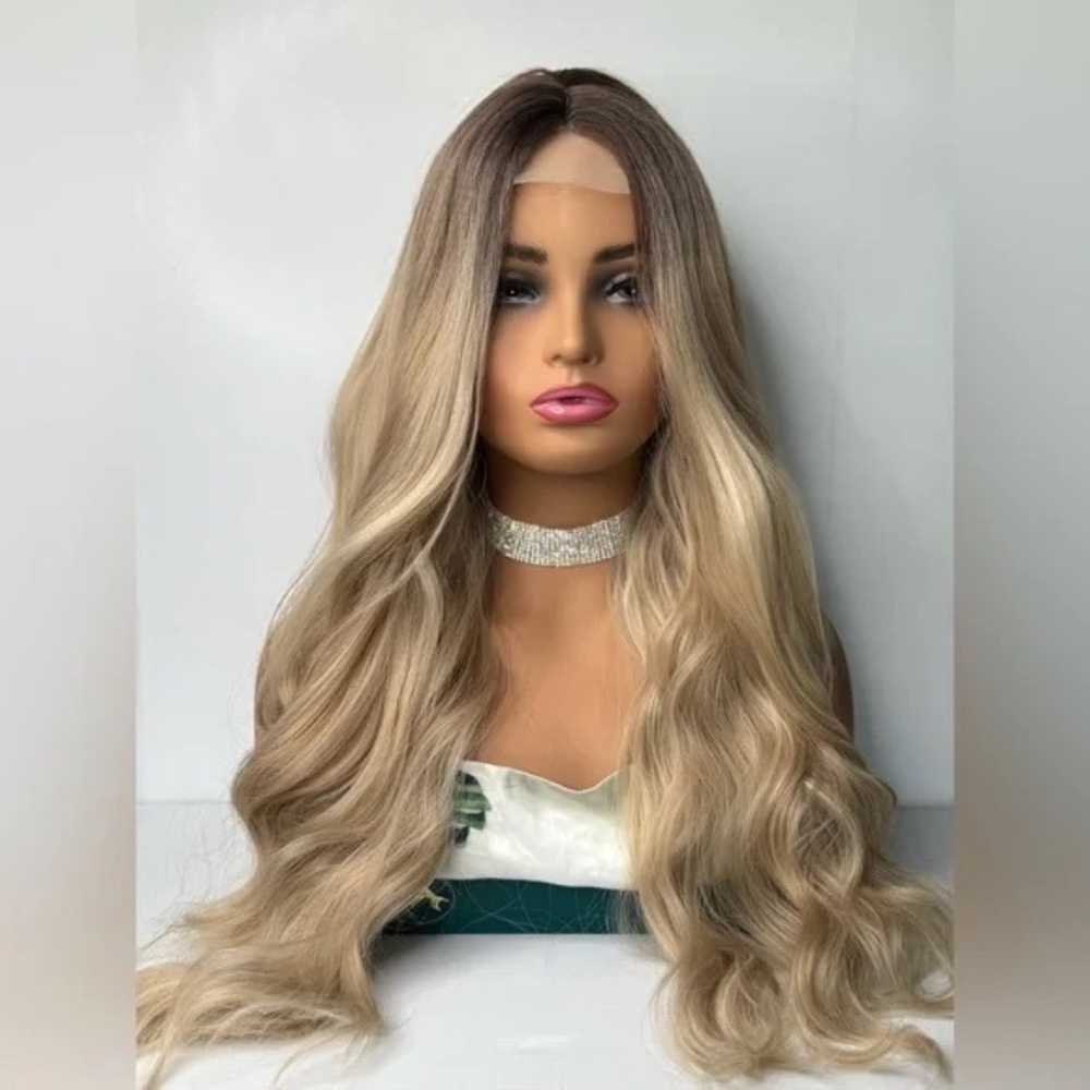 Blonde Lace Front Wig – Long Wavy Ombre Wig with Natural Hairline 28 In - Picture 4 of 10